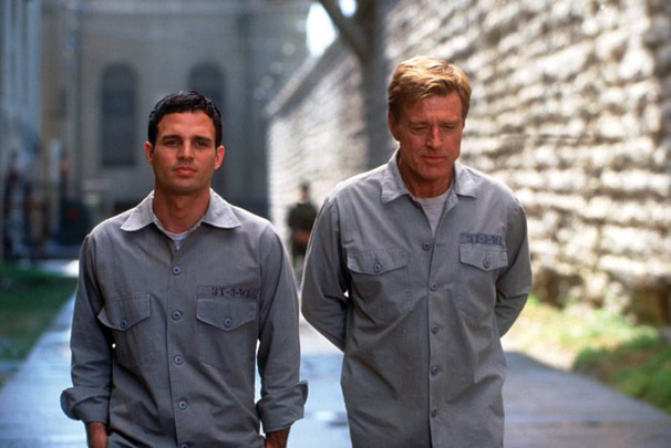 Irwin (Robert Redford) é condenado a passar sua vida em uma prisão de segurança máxima