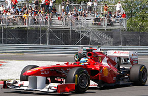 Fernando Alonso participa da etapa eliminatória deste sábado (Foto: Globoesporte.com/ AP)