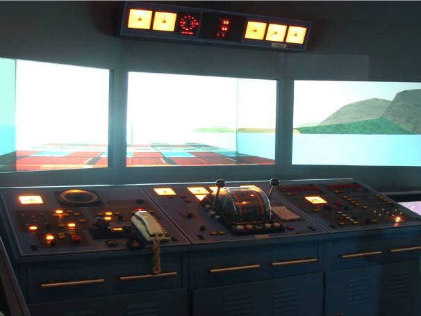 Simulador em uso na Marinha  (Foto: Divulgação )