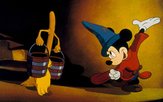 Mickey é um aprendiz de feiticeiro muito travesso (Foto: Divulgação / Disney)