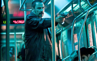 John Travolta sequestra um vagão do metrô em filme (Foto: Divulgação / Reprodução)