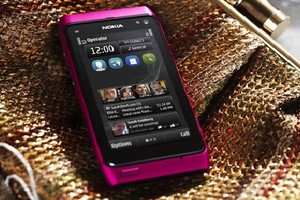 Nokia N8 rosa lançado com Symbian Anna (Foto: Divulgação)