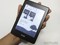Kindle Paperwhite pode ser facilmente segurado com uma das mãos (Foto: Isadora Díaz/TechTudo)