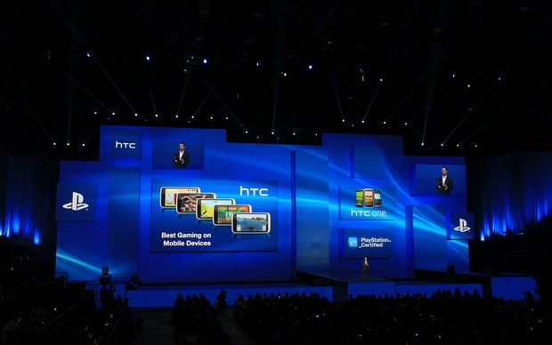 HTC no palco da Sony (Foto: Léo Torres / TechTudo)