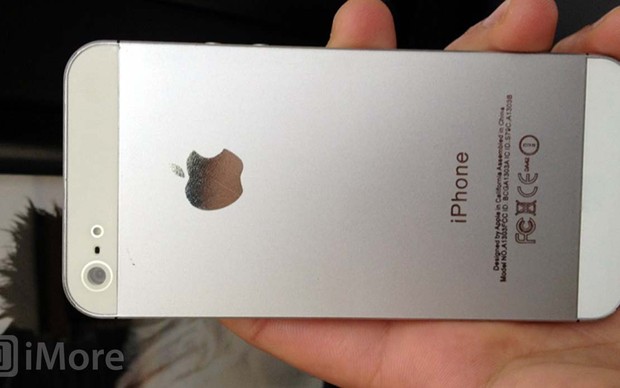 Imagem da traseira do novo iPhone (Foto: Reprodução) (Foto: Imagem da traseira do novo iPhone (Foto: Reprodução))