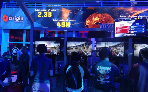 O estande de teste de Need For Speed Rivals foi um dos mais concorridos da E3 (Foto: Renan Dayube / TechTudo)