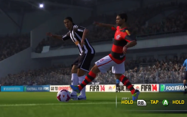 Vídeo também mostra Ronaldinho Gaúcho ensinando passes e dribles em Fifa 14 (Foto: Reprodução / TechTudo)