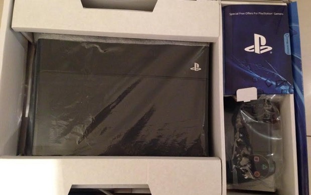 Conteúdo da embalagem do PlayStation 4 (Foto: Thiago Barros / TechTudo)