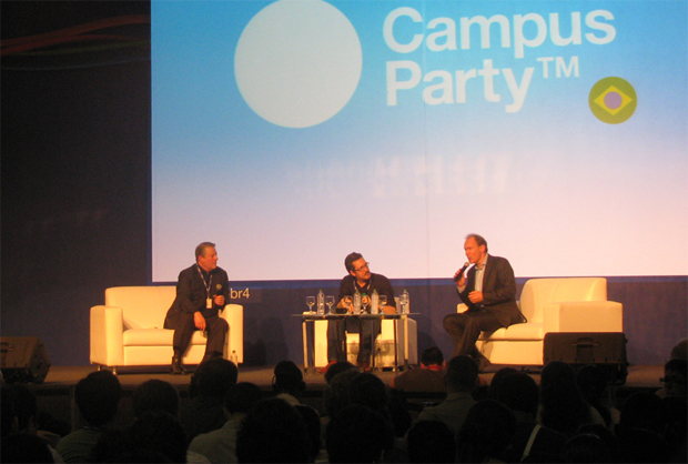 Al Gore e Tim Berners-Lee, no primeiro dia de palestras da Campus Party 2011 (Foto: Pedro Cardoso)