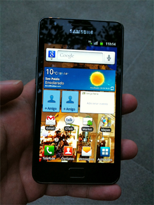 Está na mão! Samsung Galaxy S II (Foto: Bruno do Amaral)