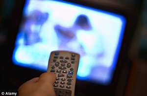 Cada hora assistindo a TV diminui o tempo de vida. (Foto: Reprodução)