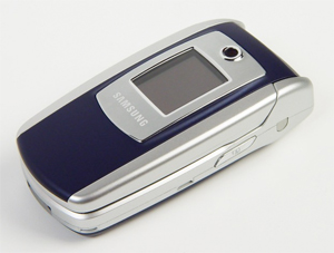 Samsung SGH-E700 (Foto: Reprodução)