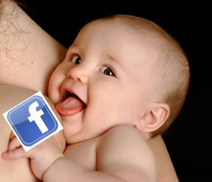 Facebook não permite fotos de mães amamentando  (Foto: Reprodução)