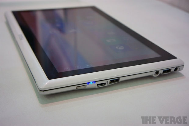 Com o teclado recolhido, o ultrabook se transforma em um tablet (Foto: Reprodução)
