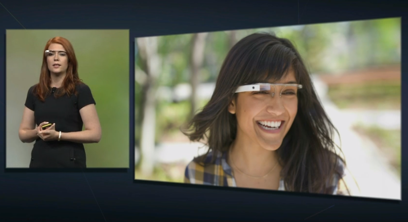 Project Glass mostrado ao vivo no palco do Google IO 2012, o prottipo mais recente (Foto: Reproduo/YouTube)
