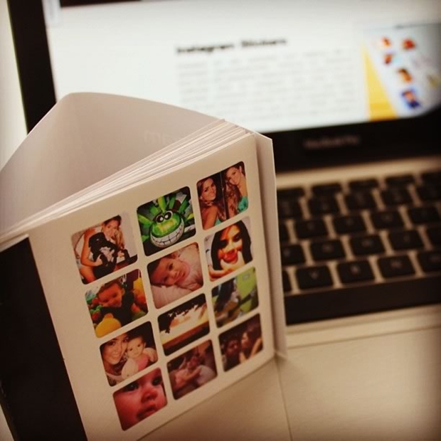 Fixgram produz livro com 240 adesivos de fotos do Instagram (Foto: Reprodução)