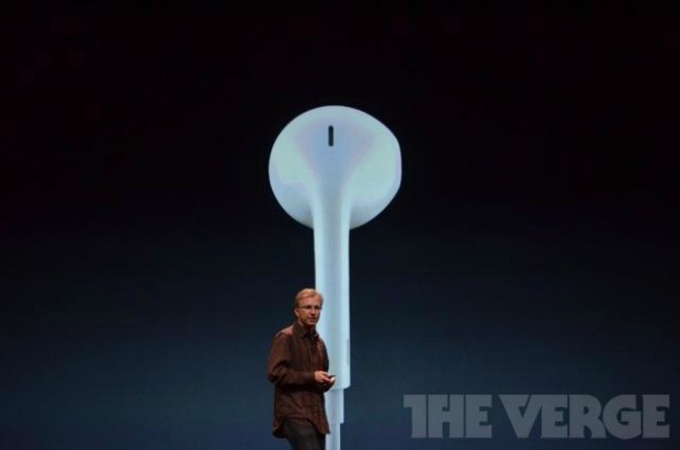 Novo fone de ouvido da Apple também foi apresentado no evento de hoje (Foto: The Verge)