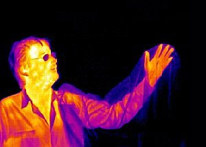 Tecnologia é capaz de usar imagens de radição de calor para achar bêbados em público (Foto: Reprodução)
