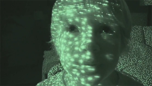 Kinect captura os movimentos de espíritos com pontos no filme (Foto: Reprodução)