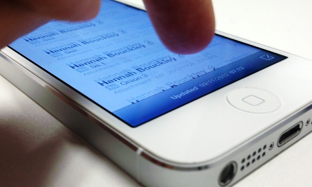 Falha no touchscreen do iPhone 5 faz aparelho travar com movimentos na diagonal (Foto: Reprodução/Recombu)