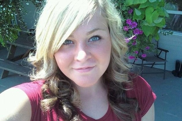 Taylor Sauer, 18, morta em acidente enquanto dirigia e conversava via Facebook (Foto: Reprodução)