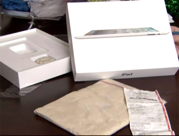 Espertalhos substituíram os iPads originais por tablets feitos de barro (Foto: Reprodução/CTV News)