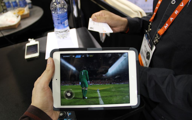 Jogar games de futebol com este joystick pode ser bem interessante (Foto: Fabricio Vitorino - TechTudo)
