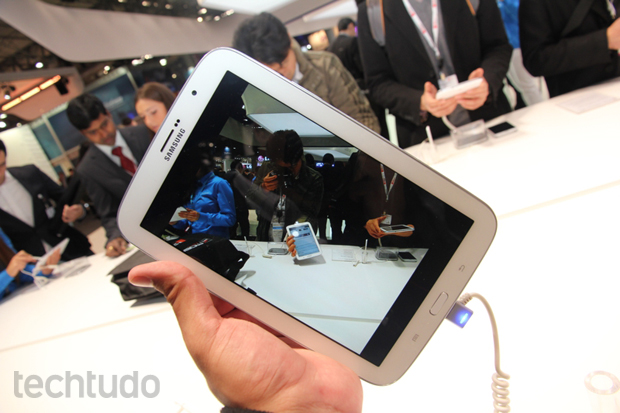 A câmera do Note 8 tam apenas 5 megapixels, mas faz vídeos em Full HD (Foto: Allan Melo/TechTudo)