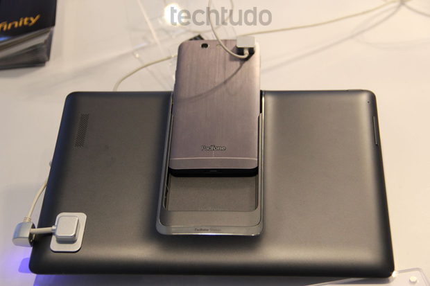 Asus Padfone Infinity é um smartphone que vira tablet (Foto: Fabrício Vitorino/TechTudo)