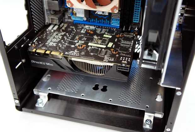 Foto mostra a placa acoplada em um gabinete mini-ITX (Foto: Divulgação)
