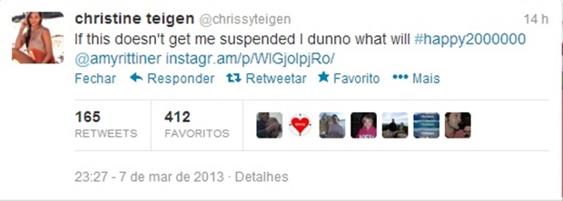 Tweet da modelo Christine Teigen divulgando sua foto pelada (Foto: Reprodução)