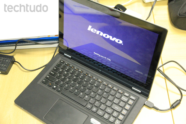 IdeaPad Lenovo Yoga 13, o híbrido da Lenovo que traz 4 modos de usabilidade (Foto: TechTudo/Rodrigo Bastos)