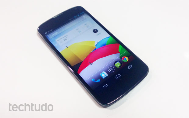 Nexus 4, o smartphone top de linha do Google (Foto: Isadora Díaz/TechTudo)