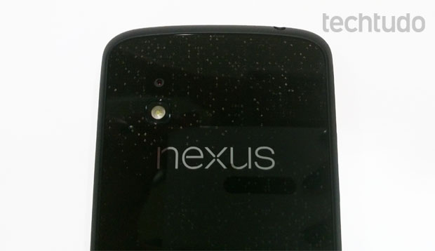 Câmera do Nexus 4 tem 8 megapixels de resolução (Foto: Isadora Díaz/TechTudo)