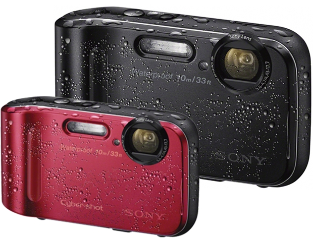 Câmeras Sony DSC-TF1 chegam nas cores vermelha, preta e azul (Foto: Divulgação)