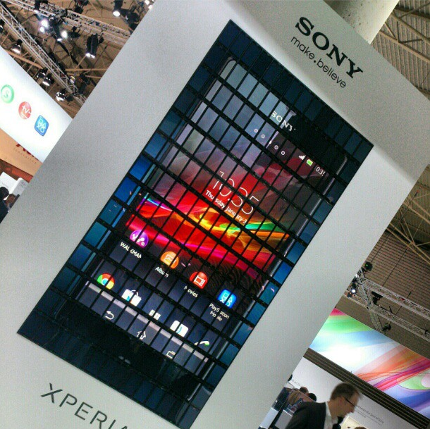Mosaico de Xperia Z feito pela Sony para a MWC 2013; entrou para o Guiness (Foto: Allan Melo / TechTudo)