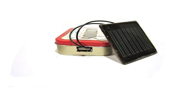  Altoids Solar USB Charger parece uma lata de sardinha, mas mantem o celular ligado por dois dias (Foto: Divulgação)