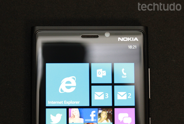 Frente do Lumia 920: detalhe da câmera de videochamada (Foto: Allan Melo / TechTudo)
