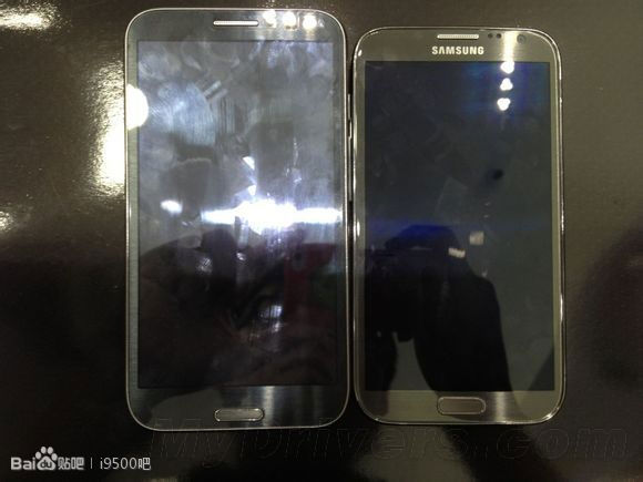 Suposto Galaxy Note 3 aparece ao lado do seu antecessor, o Galaxy Note 2 (Foto: Reprodução/AndroidAuthority)