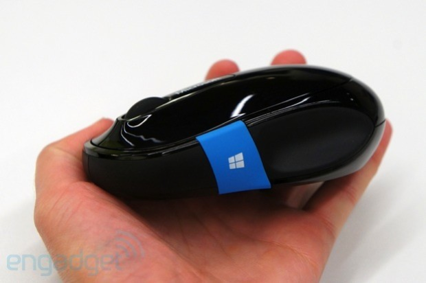 Microsoft anunciou dois mouses com botão de acesso rápido à tela inicial do Windows 8 (Foto: Reprodução/Engadget)
