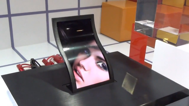 LG revela vídeo mostrando sua tela OLED flexível e inquebrável. (Foto: Reprodução / Bit Rebels)