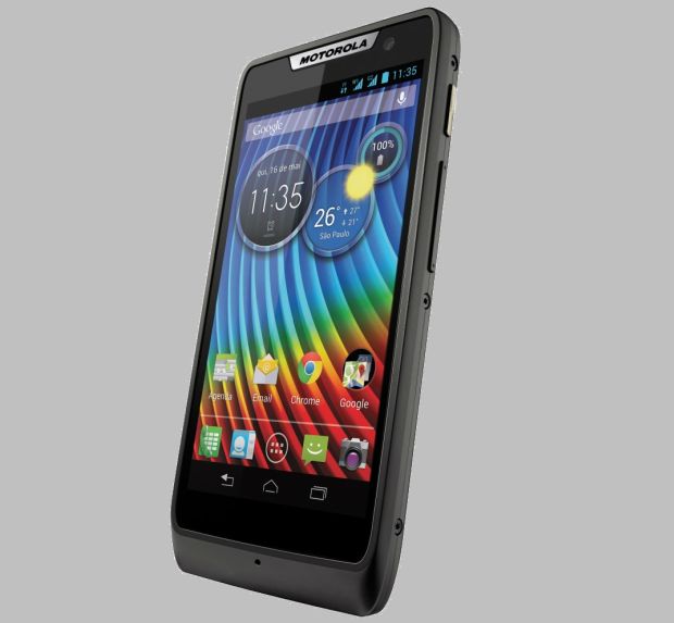 Motorola Razr D3 pode ser encontrado por R$ 700 em lojas virtuais (Foto: Divulgação/Motorola)