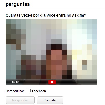 Gravando vídeo para responder uma pergunta no Ask.fm (Foto: Reprodução/Carolina Ribeiro)
