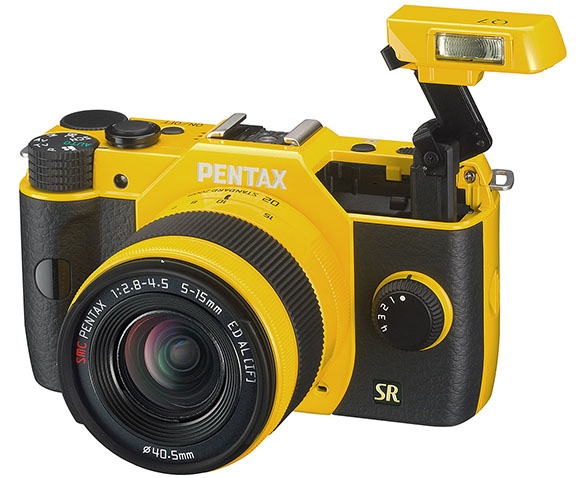 Seguindo a série de câmeras mirrorless compactas da Pentax, a Q7 possuirá tecnologia de ponta e mais de 120 combinações de cores diferentes (Foto: Divulgação/ Pentax)