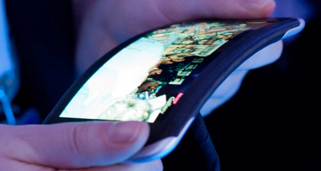 LG trará telas flexíveis para smartphones até o final desse ano. (Foto: Reprodução / Crypt  Life)