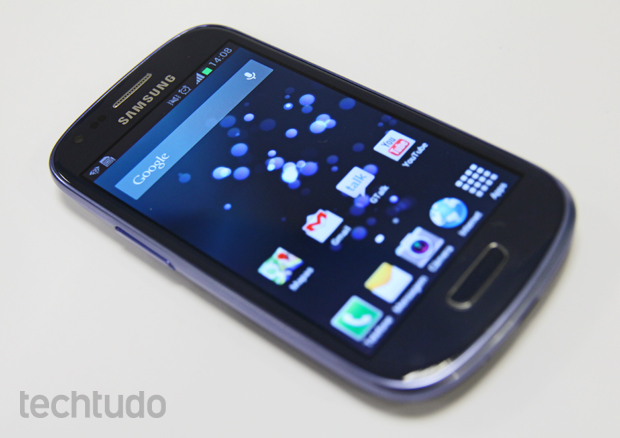 Galaxy S3 mini roda o Android 4.1.2 Jelly Bean (Foto: Marlon Câmara/TechTudo)