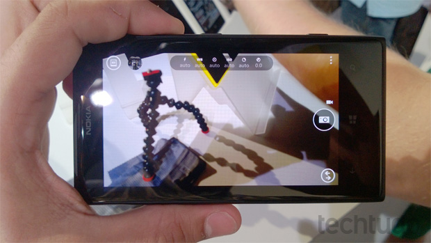 Aplicativo da câmera do Lumia 1020, com destaque para o menu de ajustes manuais (Foto: Allan Melo/TechTudo)