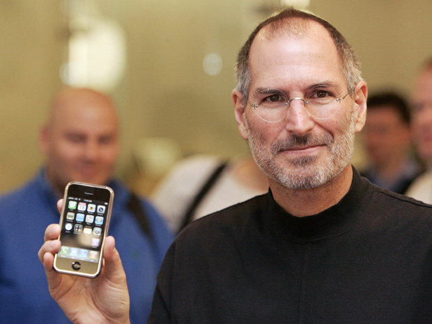 Primeira geração do iPhone é vendida como item de colecionador (Foto: AFP)
