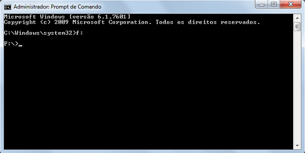 Tela do prompt de comando do Windows após o comando ser inserido para acessar a pasta raiz (Foto: Reprodução/Rodrigo Gurgel)