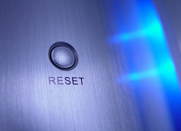 O quase desconhecido botão reset (Foto: Reprodução / blog.febc.org)